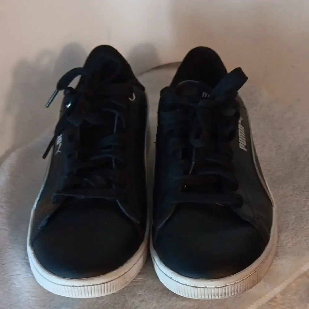 Puma Women's Black and White Athletic Shoes